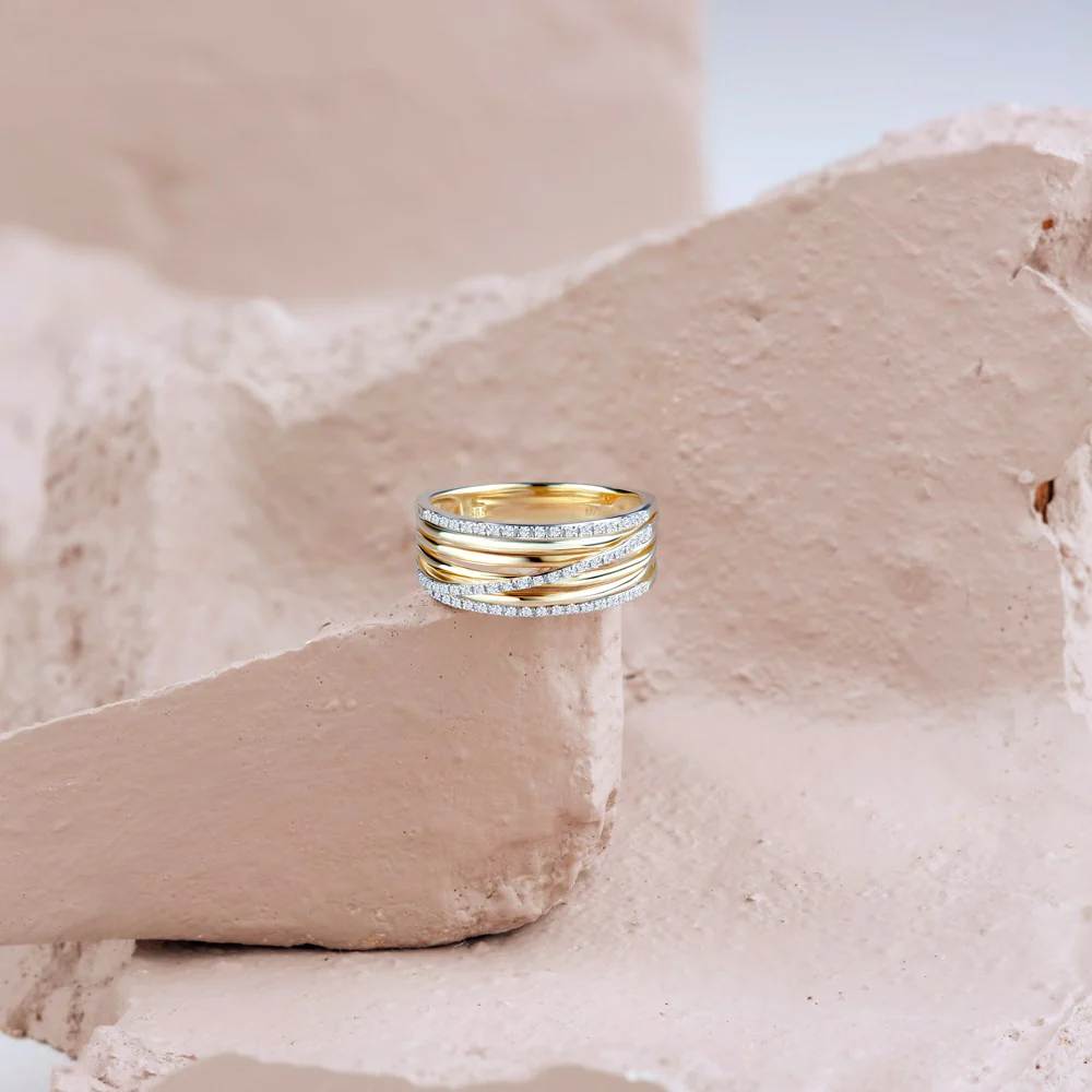 14kt. guldring med 0,16ct W/SI - Image 2