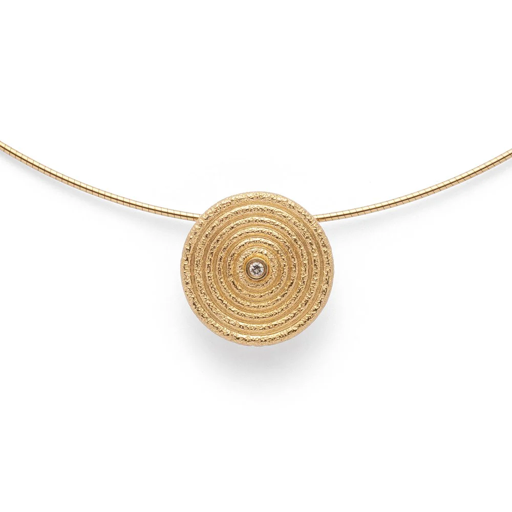 750/- Vedhæng mat/børstet, 0,02ct W-SI