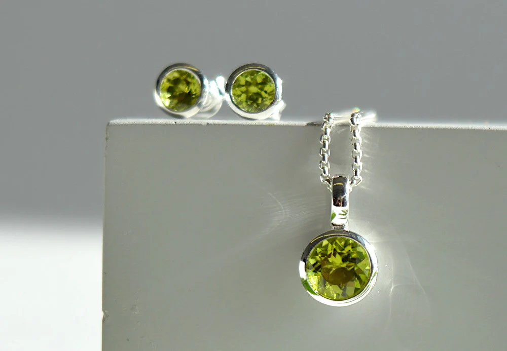 925/- Ørestikker polerede, peridot 0,90ct - Image 4