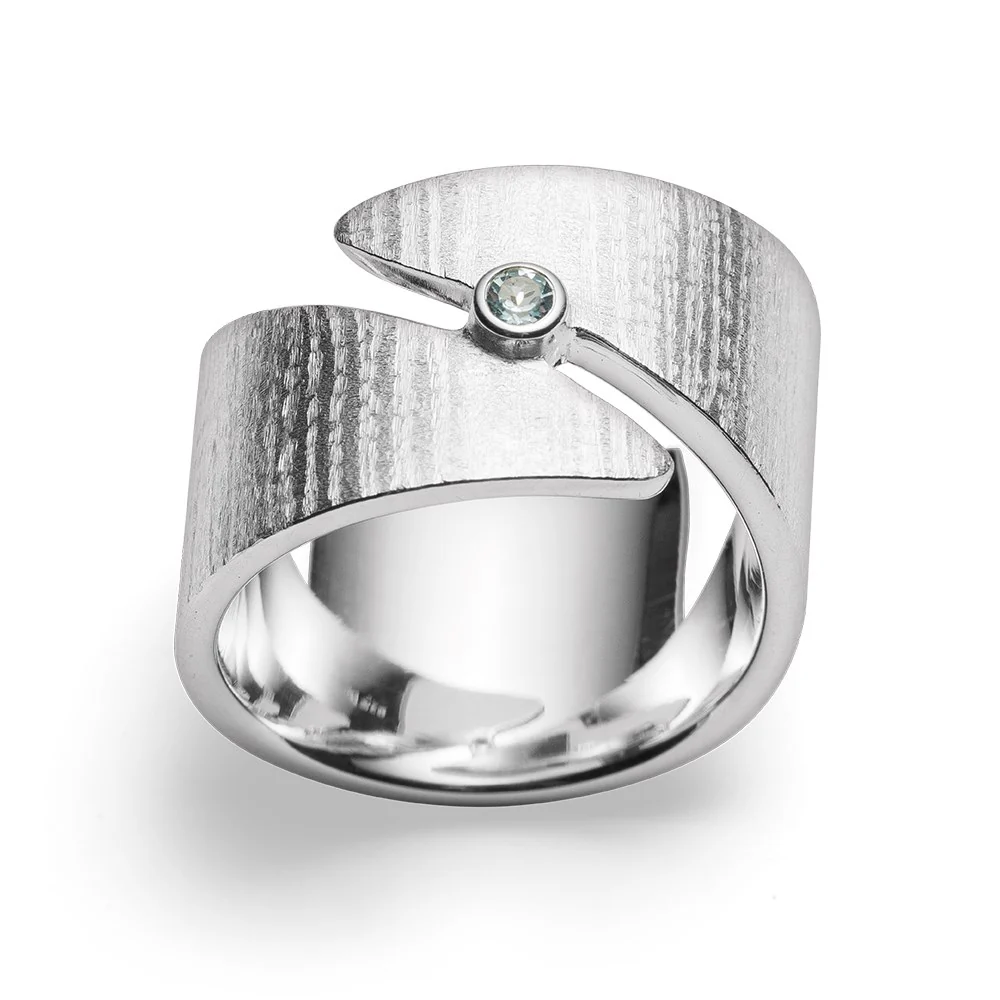 925/- Ring mat/børstet, blå topas 0,12ct