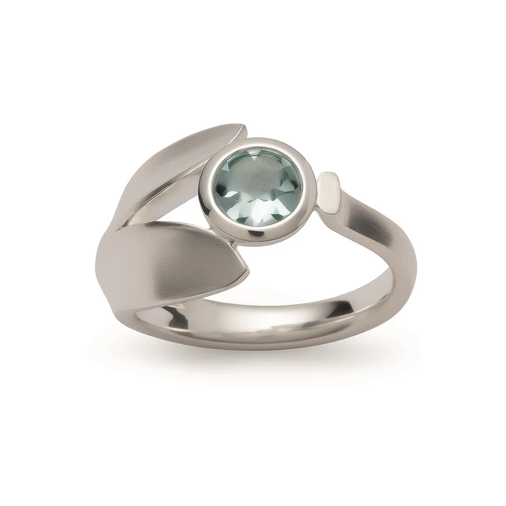 925/- Ring, mat/poleret, blå topas 0.87ct