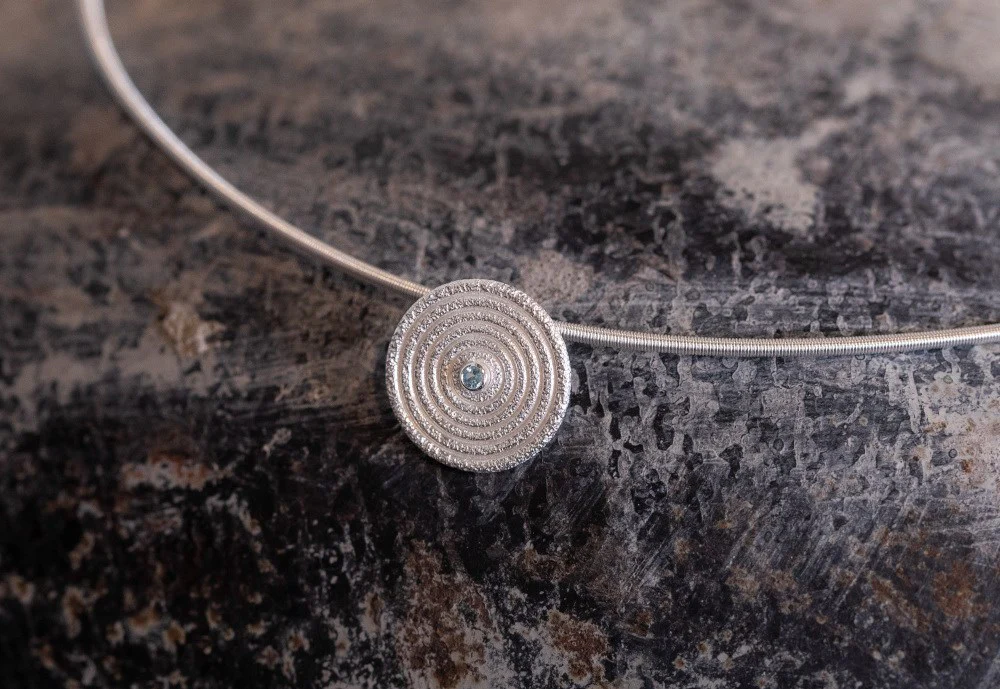 925/- Vedhæng mat/børstet, blå topas 0,03ct - Image 2