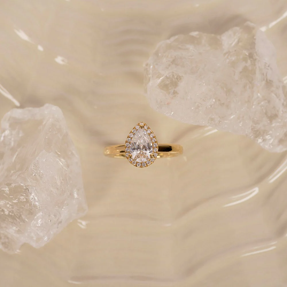 LUXURY Halo dråbe 14kt. guldring m. lab grown diamant 1,12ct TW/VS2