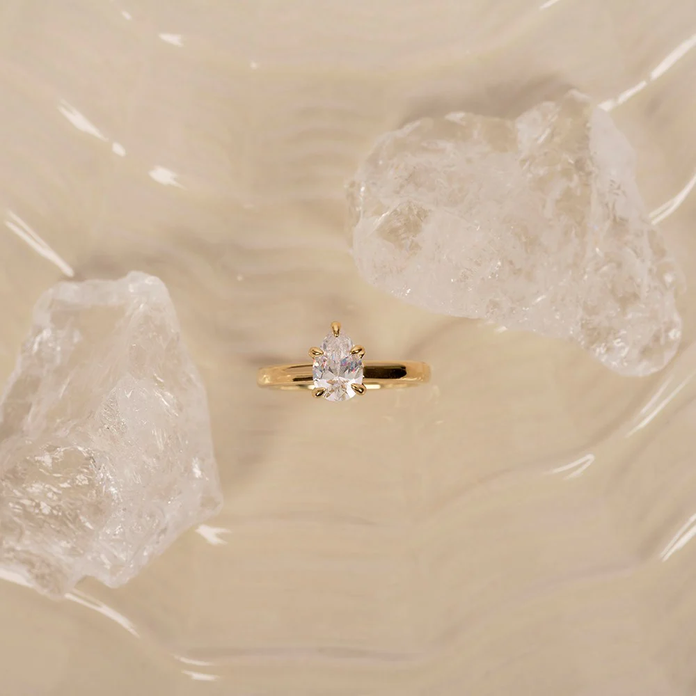 LUXURY Modern dråbe 14kt. guldring m. lab grown diamant 1,0ct TW/VS2
